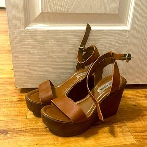 Cognac Steve Madden platform wedges